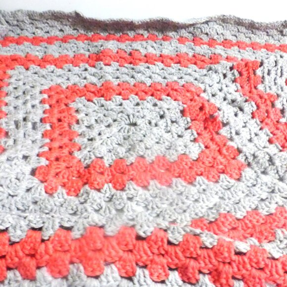 Coral Handmade KNITTED BLANKET Lap Blanket Pet Blanket Dog Blanket Dog Bed Doll - Picture 5 of 5